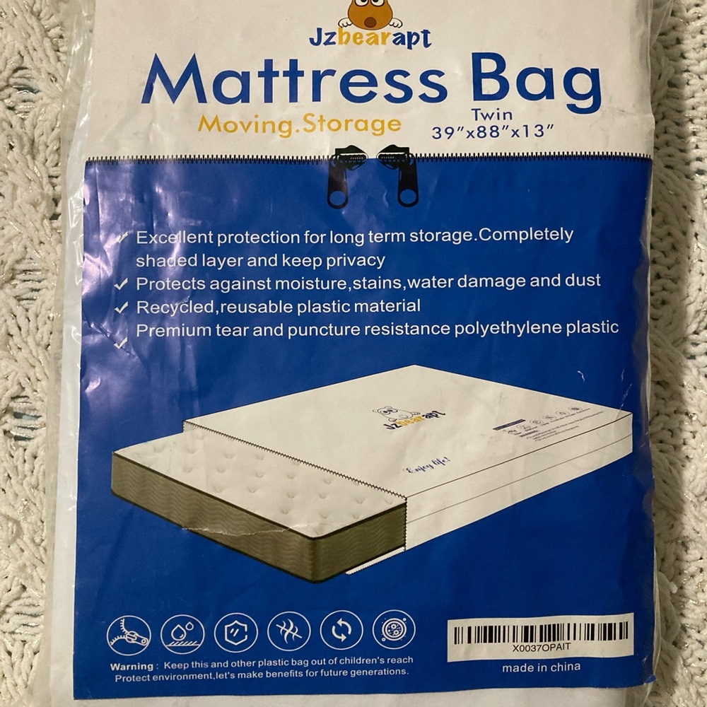 Plastic zippered moving storage bag for twin mattress